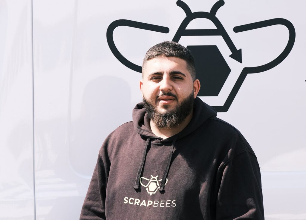 Das Bild zeigt den BeeDriver Hajir im Portrait.