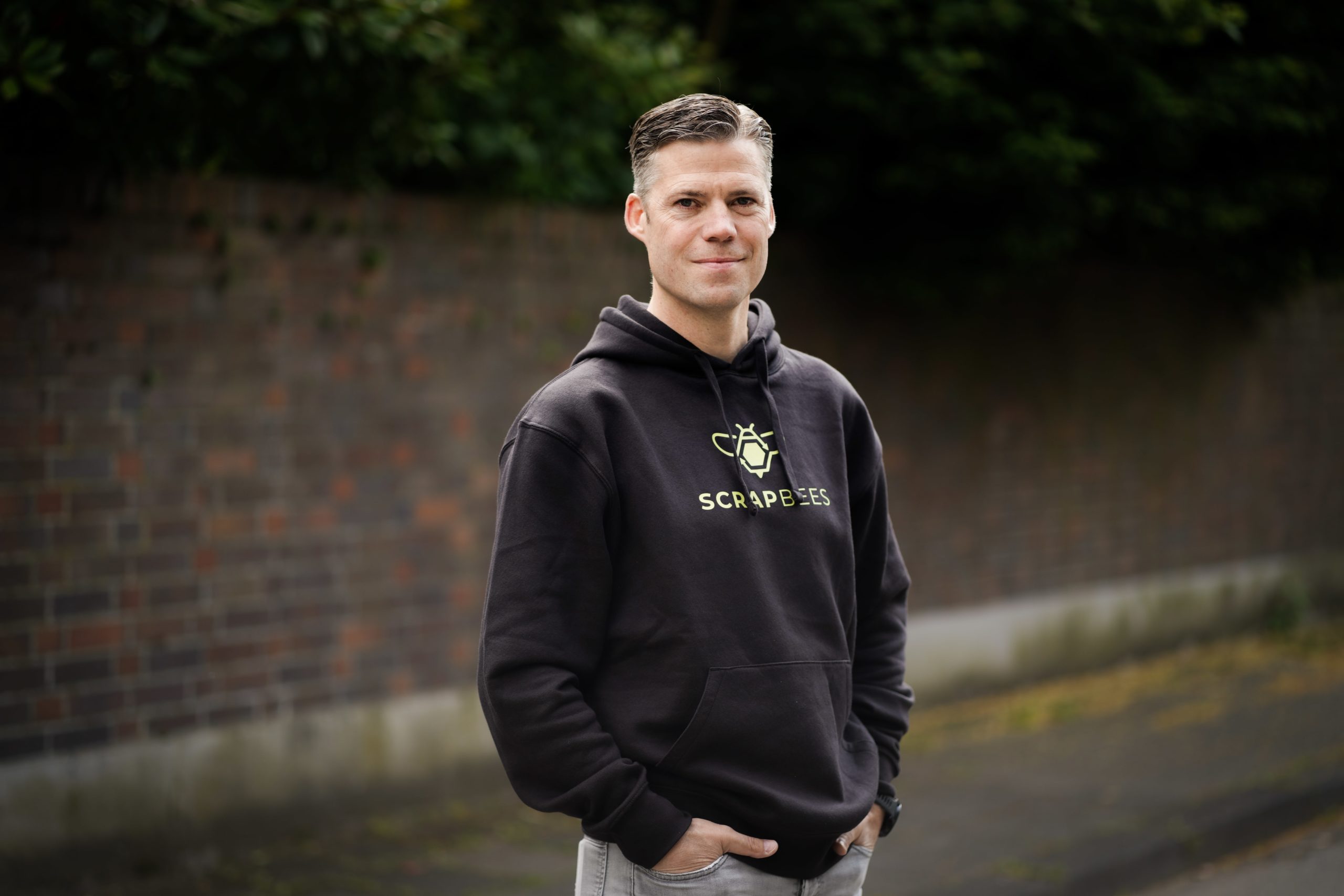Das Bild zeigt Gründer Florian Kriependorf im Portrait.